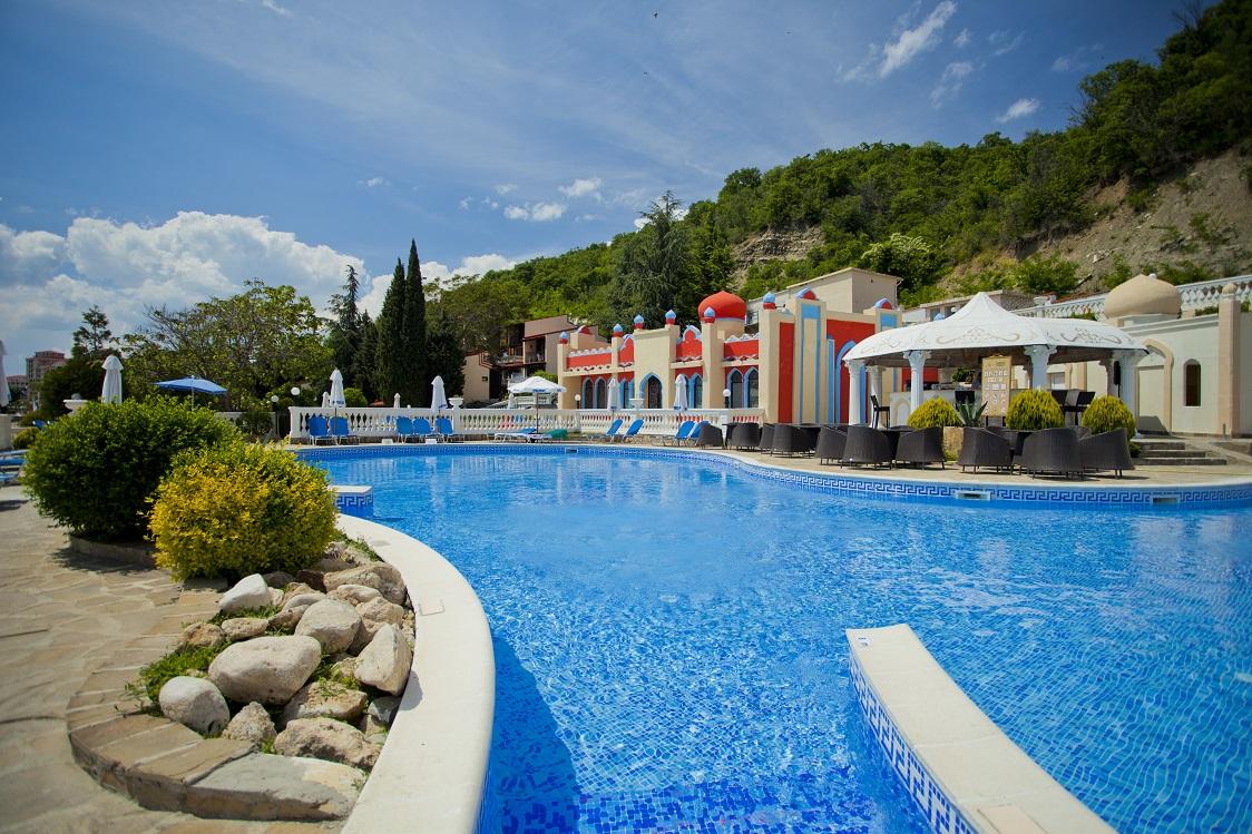 Royal Bay Hotel เอเลนีเต ภายนอก รูปภาพ